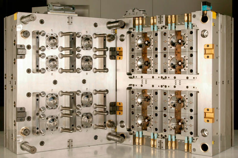 Customized Precision Plastic Injection Molding Tooling from China